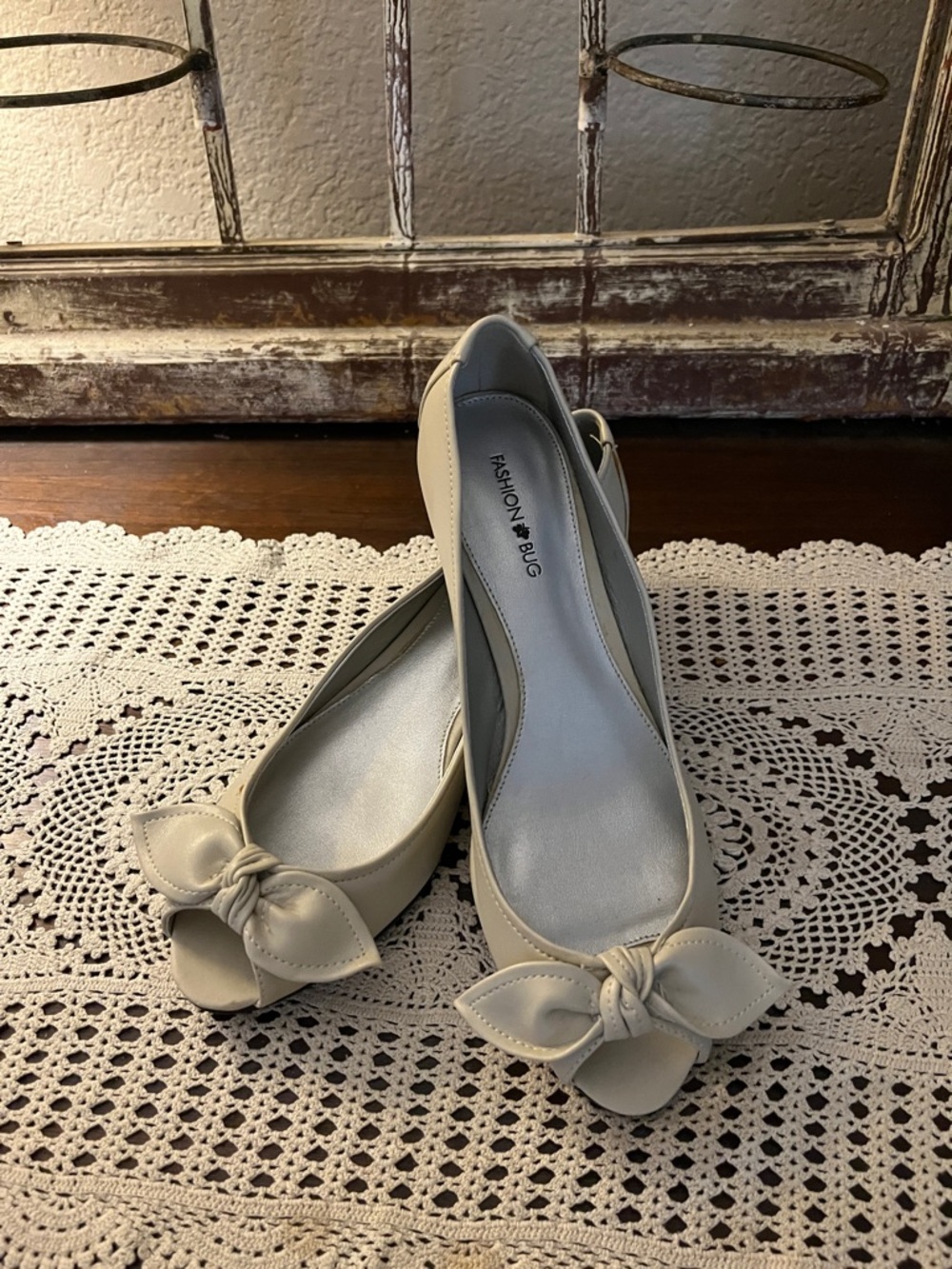Fashion Bug Women's Cream Knot-Tie Ballet Flats